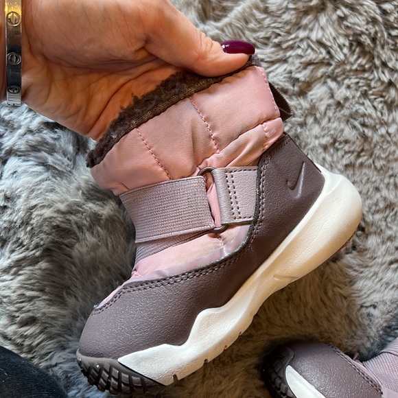 Nike boots - Picture 4 of 6